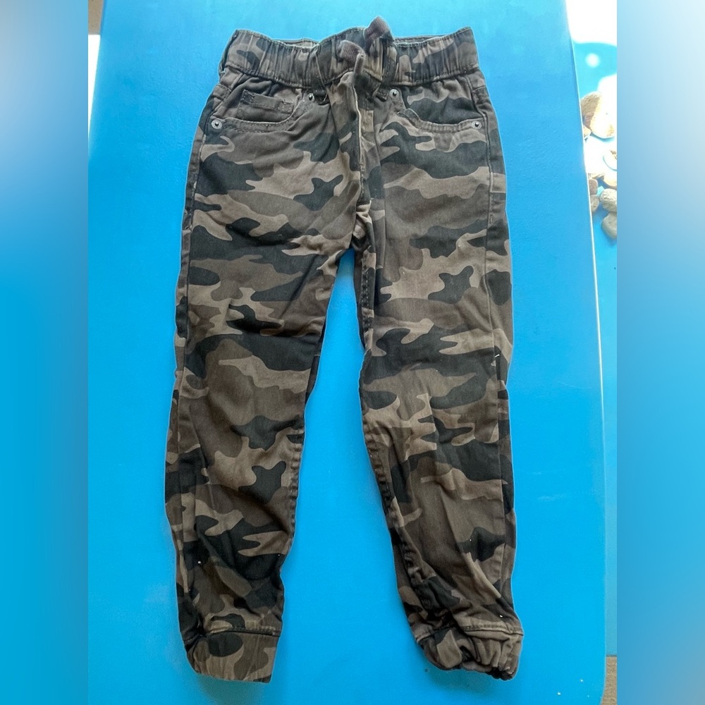 Levi’s joggers - Picture 2 of 5
